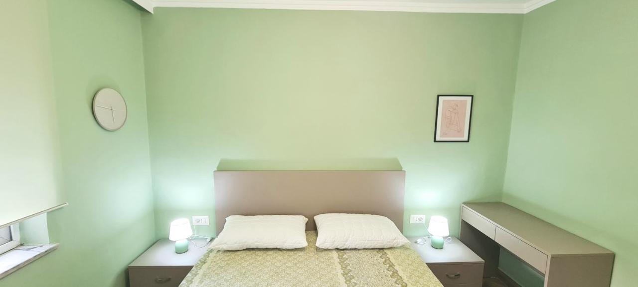 2V1 - Blloku Zy Apartment Tiranë Ngoại thất bức ảnh