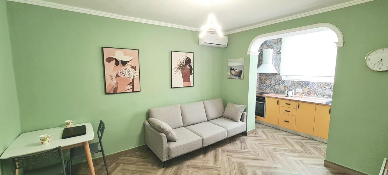 2V1 - Blloku Zy Apartment Tiranë Ngoại thất bức ảnh