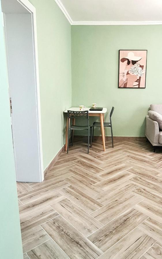 2V1 - Blloku Zy Apartment Tiranë Ngoại thất bức ảnh