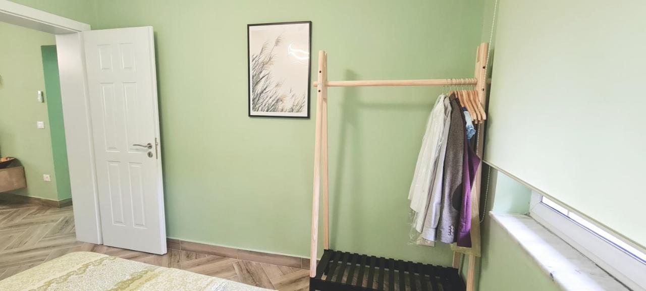 2V1 - Blloku Zy Apartment Tiranë Ngoại thất bức ảnh