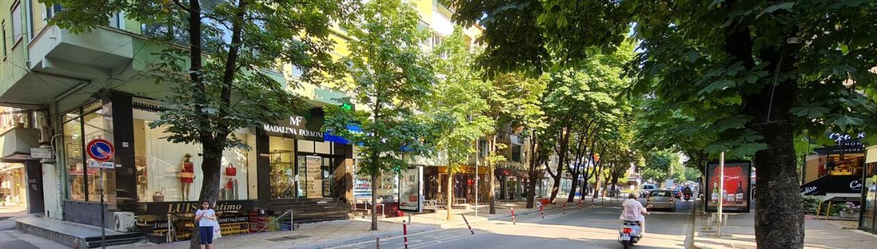 2V1 - Blloku Zy Apartment Tiranë Ngoại thất bức ảnh