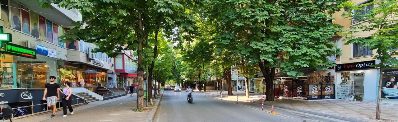 2V1 - Blloku Zy Apartment Tiranë Ngoại thất bức ảnh